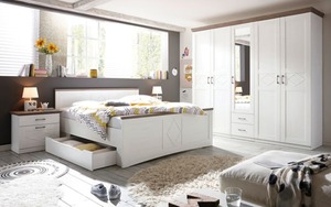 Schlafzimmer 4038 in weiß, Absetzungen in Anderson pine trüffel, Liegefläche ca. 180 x 200 cm