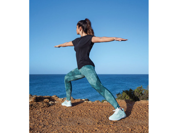 Bild 4 von CRIVIT® Damen Funktionsshirt, schnelltrocknend und feuchtigkeitsableitend