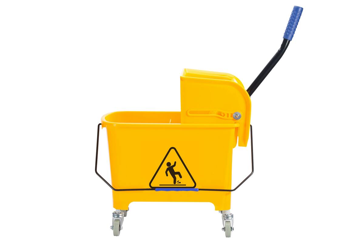 Bild 1 von METRO Professional Reinigungswagen, Polypropylen / Stahl / PVC, 27 x 57 x 67 cm, 20 L, inkl. Wischmop Auswringer, gelb