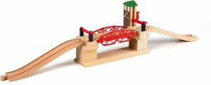 BRIO® Spielzeugeisenbahn-Brücke »BRIO® WORLD Hebebrücke«, FSC®-Holz aus gewissenhaft bewirtschafteten Wäldern