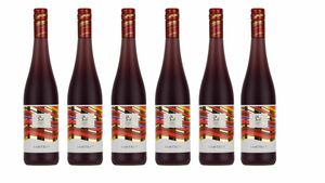 Winzer vom Weinsberger Tal "Junge Linie" Samtrot Qualitätswein lieblich 6er Karton