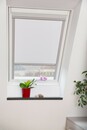 Bild 2 von Lichtblick Dachfensterrollo Skylight, Thermo, Verdunkelung - Weiß, 49,3 x 94,0 cm (F06) (B x L)