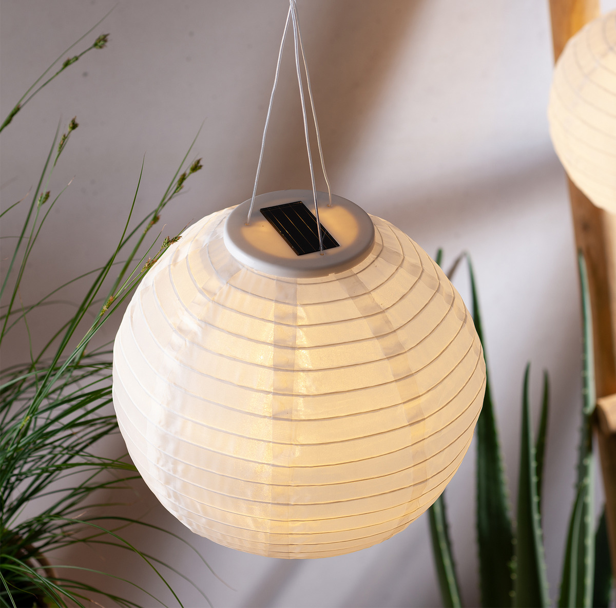 Bild 2 von IDEENWELT Solar-Lampion weiß 25 cm