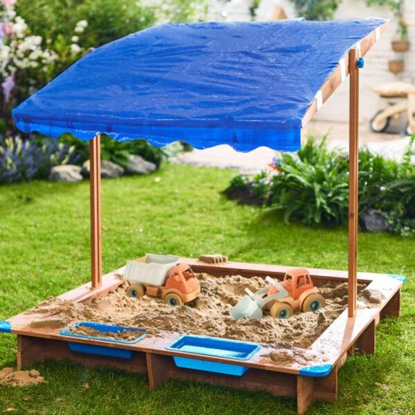 PLAYLAND Sandkasten mit Dach von ALDI Nord ansehen!