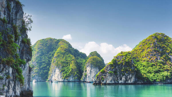 Bild 1 von Rundreisen Vietnam: Rundreise ab Hanoi bis Ho-Chi-Minh-Stadt inkl. Bootsfahrt durch die Halong Bucht