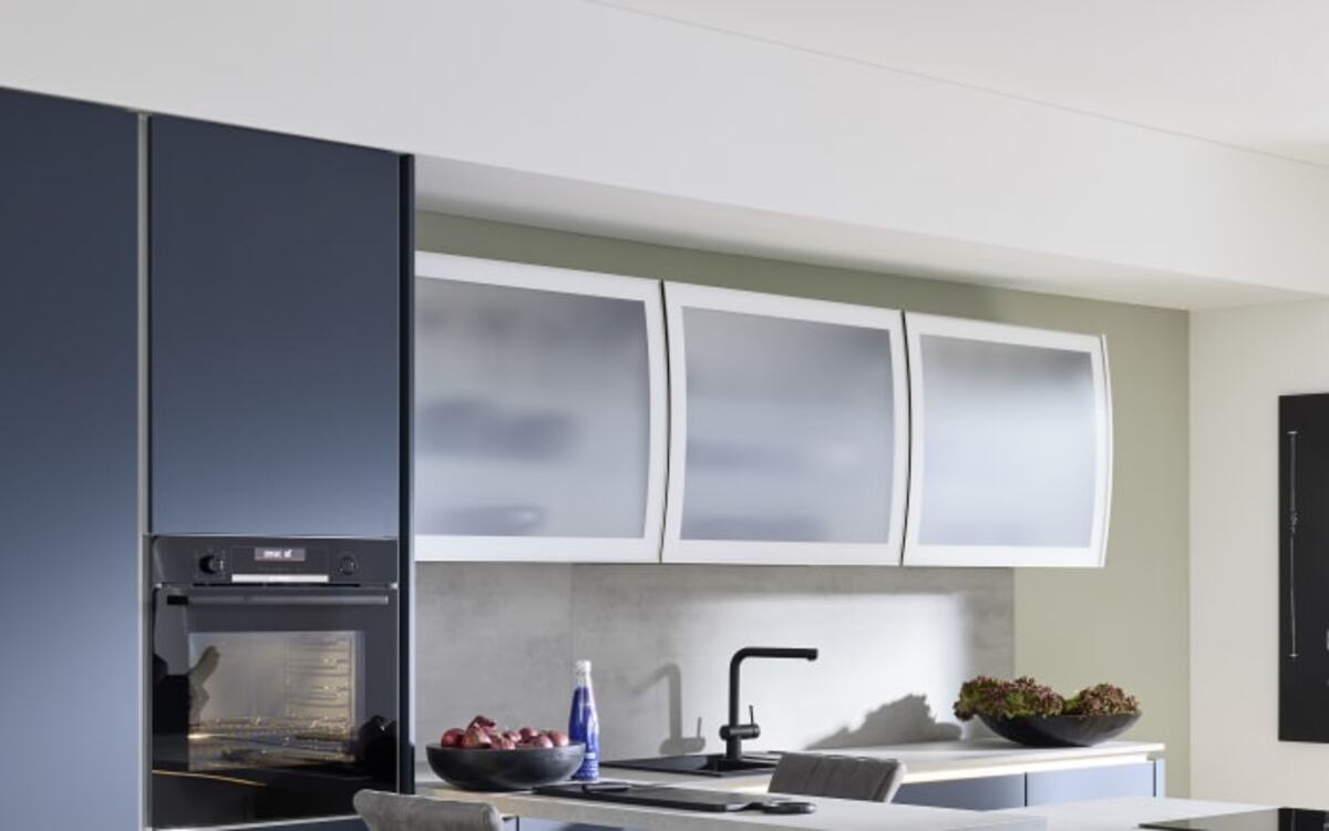 Bild 2 von Nobilia - Einbauküche Esilia, weiß matt/fjordblau, inkl. Neff Elektrogeräte