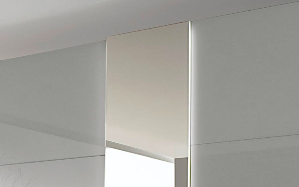 Bild 3 von Rauch - Schwebetürenschrank Ocean, seidengrau/Farbglas seidengrau, 280 x 223 cm