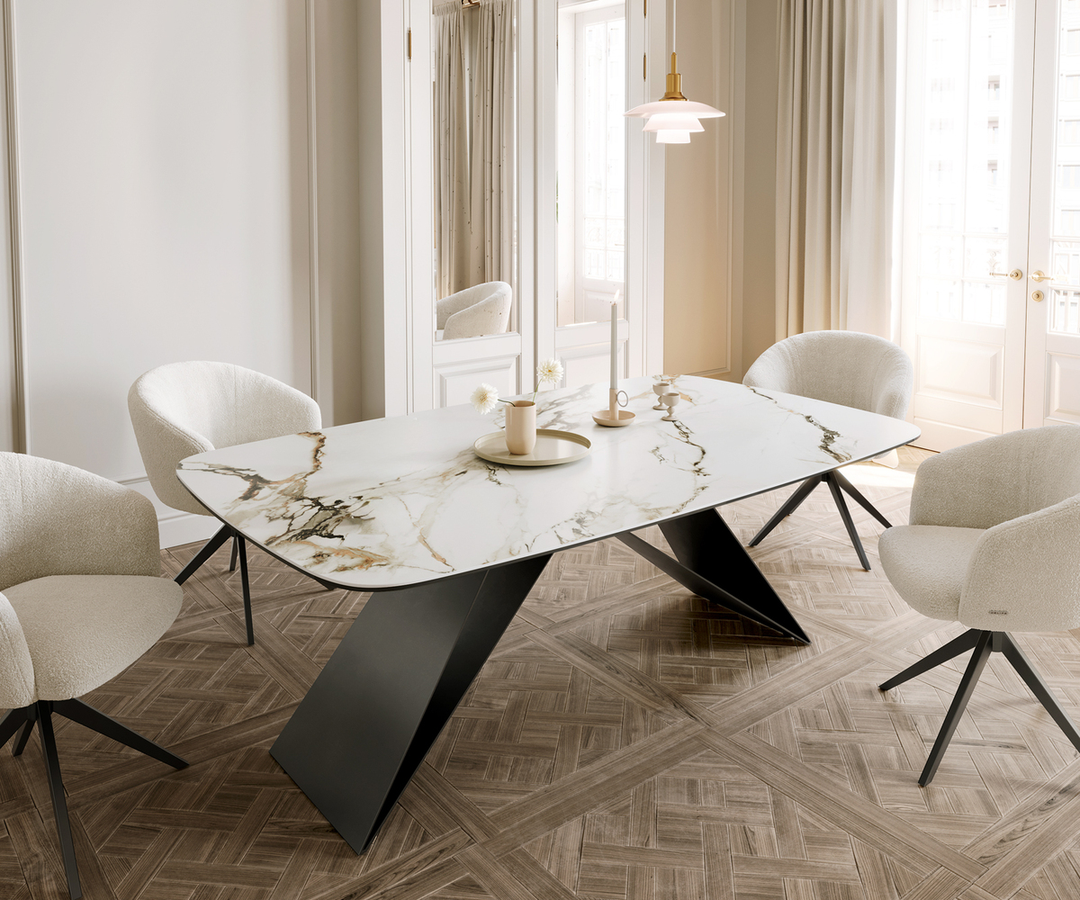 Bild 1 von Esstisch Edge Boot 200x100 Keramik Calacatta Luxe Weiß-Gold-Grau V-Gestell Flachstahl Schwarz