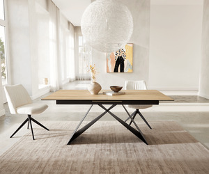 Esstisch Edge 180-220x100 Keramik Laminam® Sabbia Eichefarbig V-Gestell Flachstahl Schwarz ausziehbar