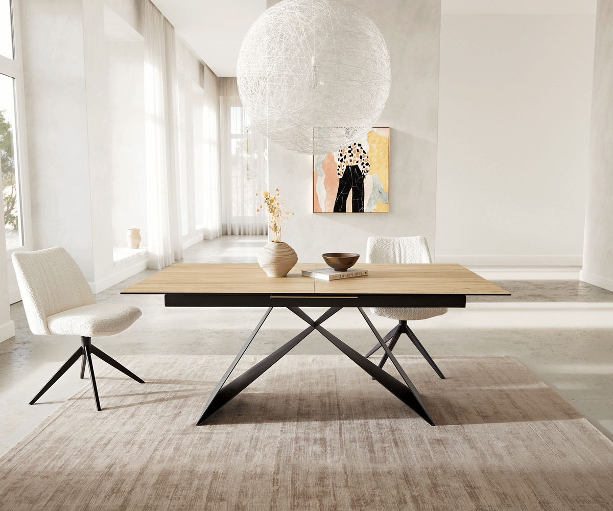 Bild 1 von Esstisch Edge 180-220x100 Keramik Laminam® Sabbia Eichefarbig V-Gestell Flachstahl Schwarz ausziehbar