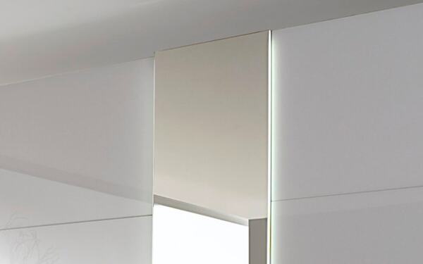 Bild 3 von Rauch - Schwebetürenschrank Ocean, weiß/Farbglas kristallweiß, 280 x 223 cm