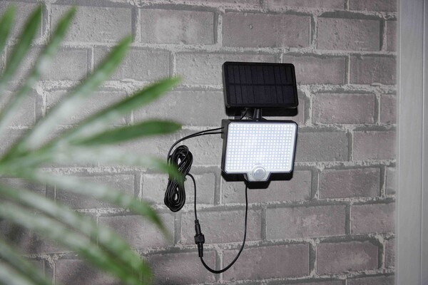 Bild 1 von Powertec Garden Solar Flutlicht mit Sensor 300 Lumen