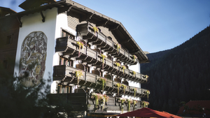 Tirol - Flirsch am Arlberg - 3* Berghotel Basur