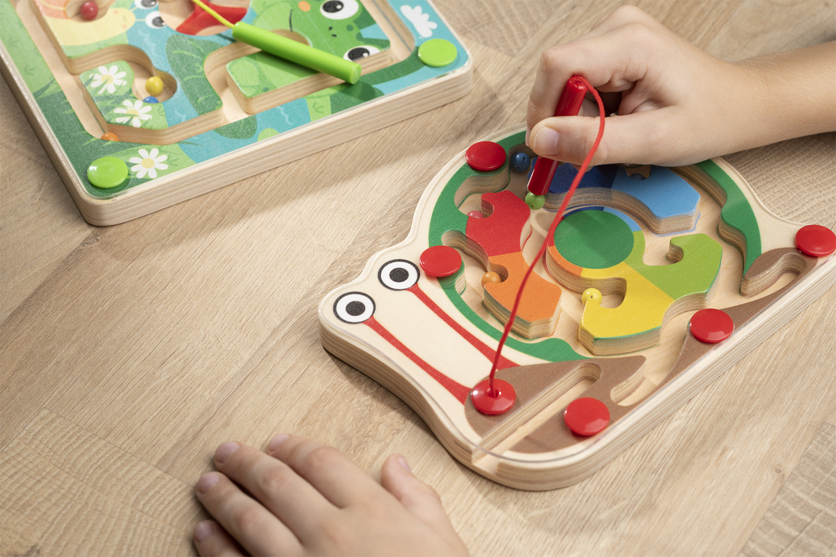 Bild 2 von IDEENWELT Holz-Magnetspiel Schnecke