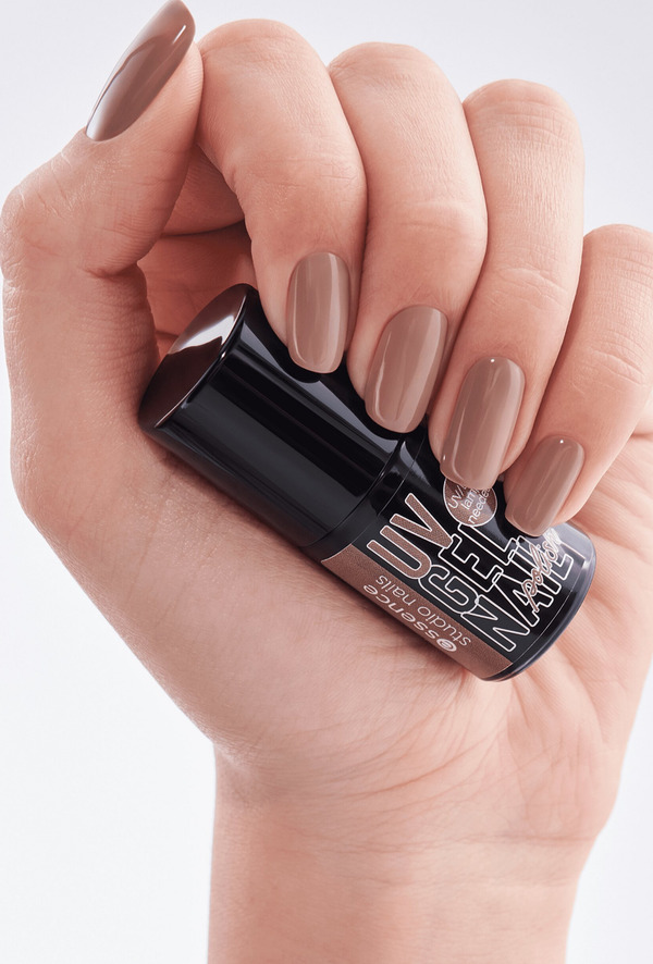 Bild 4 von essence studio nails UV GEL NAIL polish 109 love it a latte, 5 ml