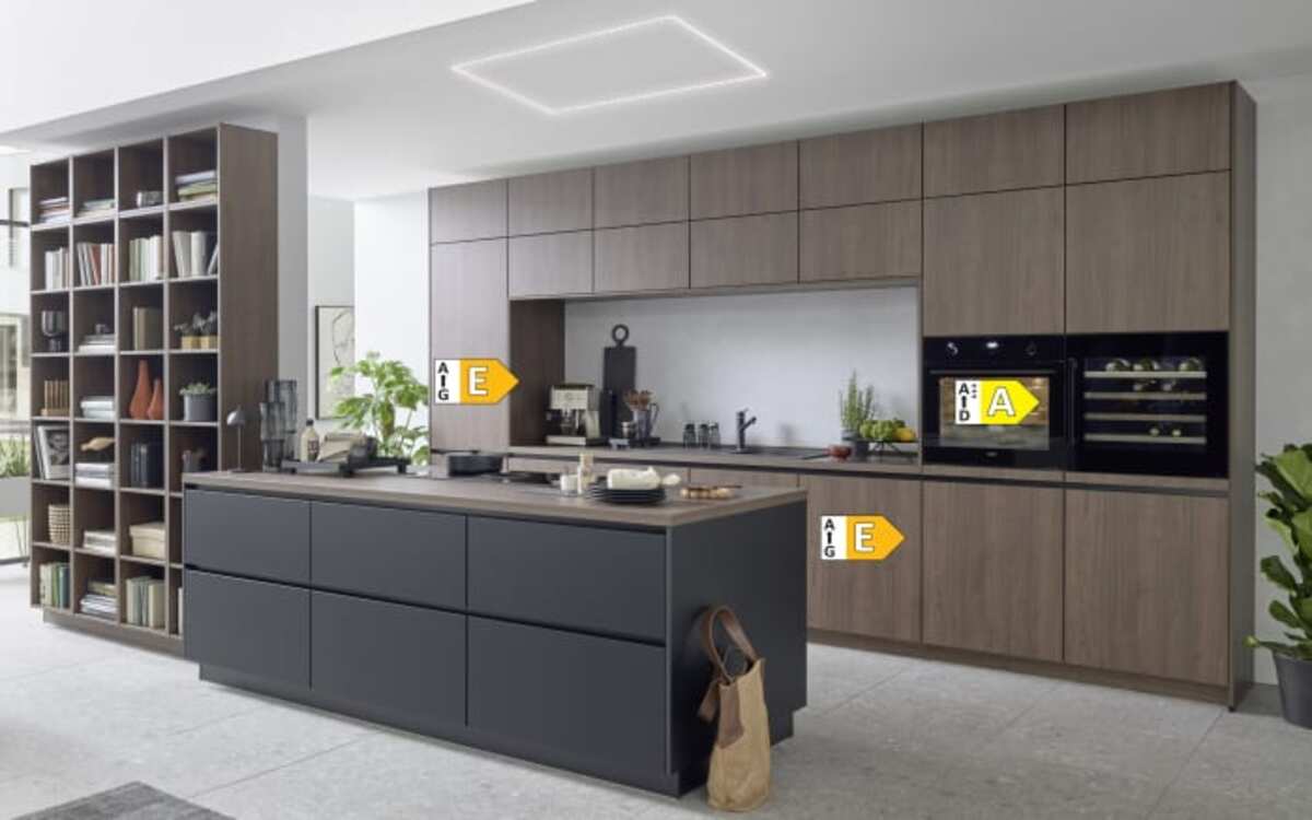 Bild 4 von Einbauküche Rosian,Torna, schwarz/Nussbaum Nachbildung, inkl. Bosch Elektrogeräte