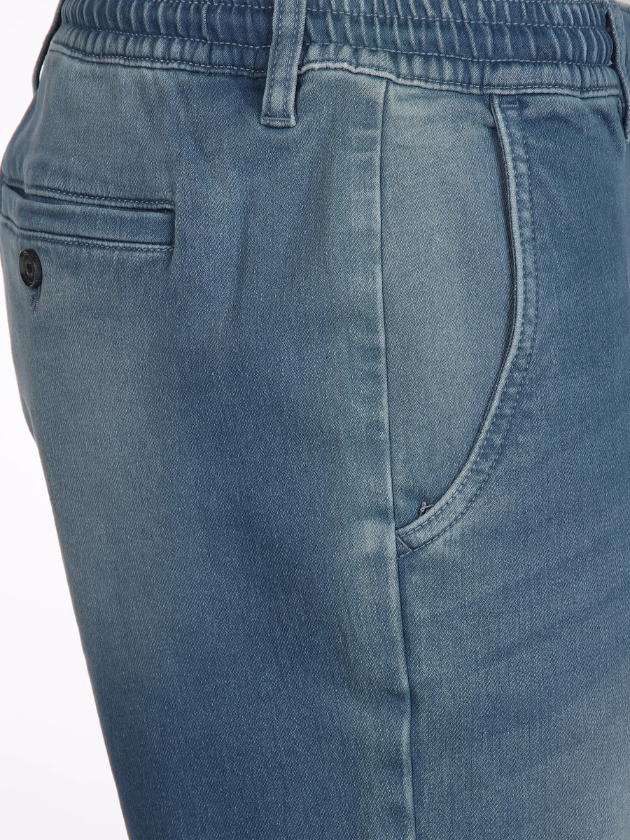 Bild 4 von Herren Jeansshorts mit elastischem Bund
                 
                                                        Blau