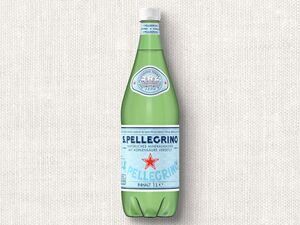 SanPellegrino Mineralwasser mit Kohlensäure, 
         1 l zzgl. -.25 Pfand