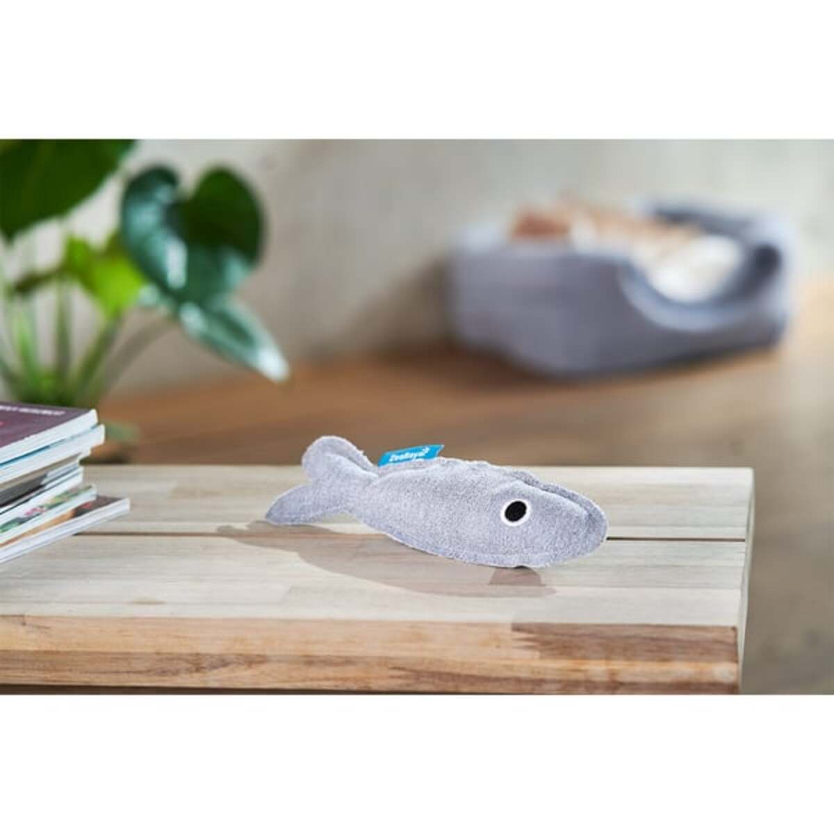 Bild 3 von ZooRoyal Katzenspielzeug Fisch mit Katzenminze grau