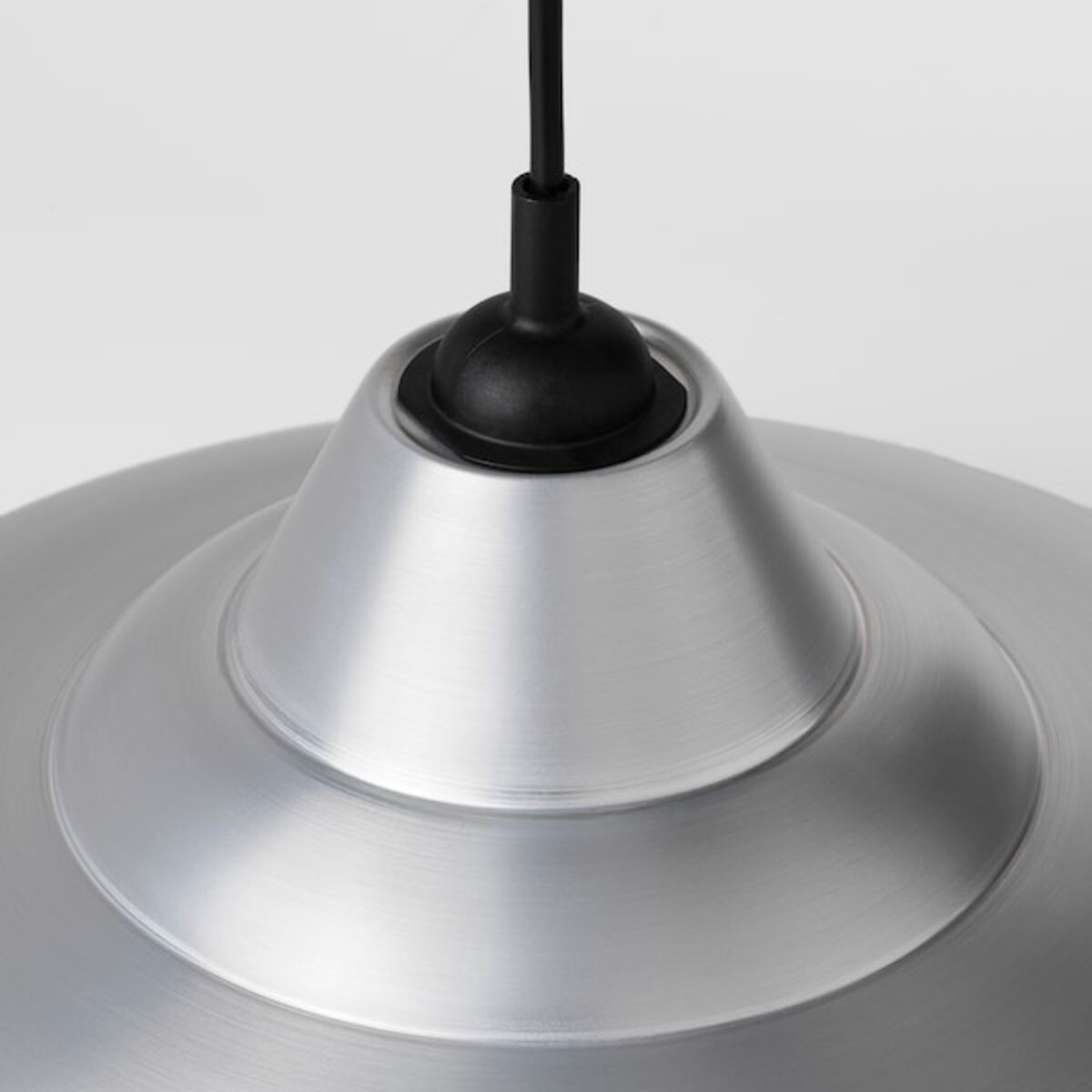 Bild 2 von TRETTIOEN  Hängeleuchte, aluminiumfarben 38 cm