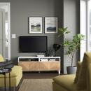 Bild 3 von BESTÅ  TV-Bank mit Schubladen, weiß/Hedeviken/Stubbarp Eichenfurnier 120x42x48 cm