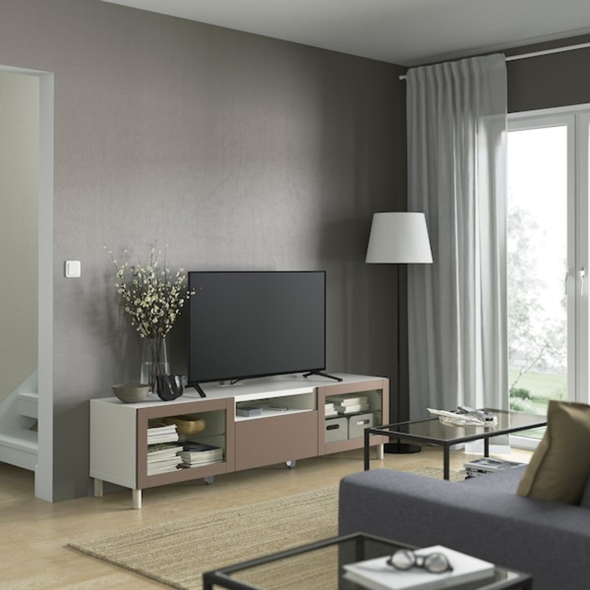 Bild 3 von BESTÅ  TV-Bank, weiß Sindvik/Lappviken/Mejarp hell graubraun 180x42x48 cm