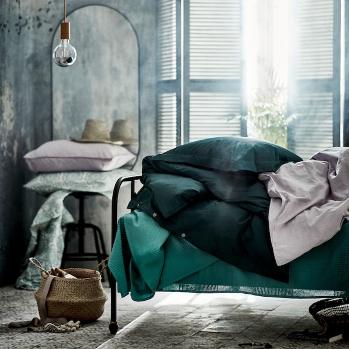 Bild 2 von LINDBYN  Spiegel, schwarz 60x120 cm