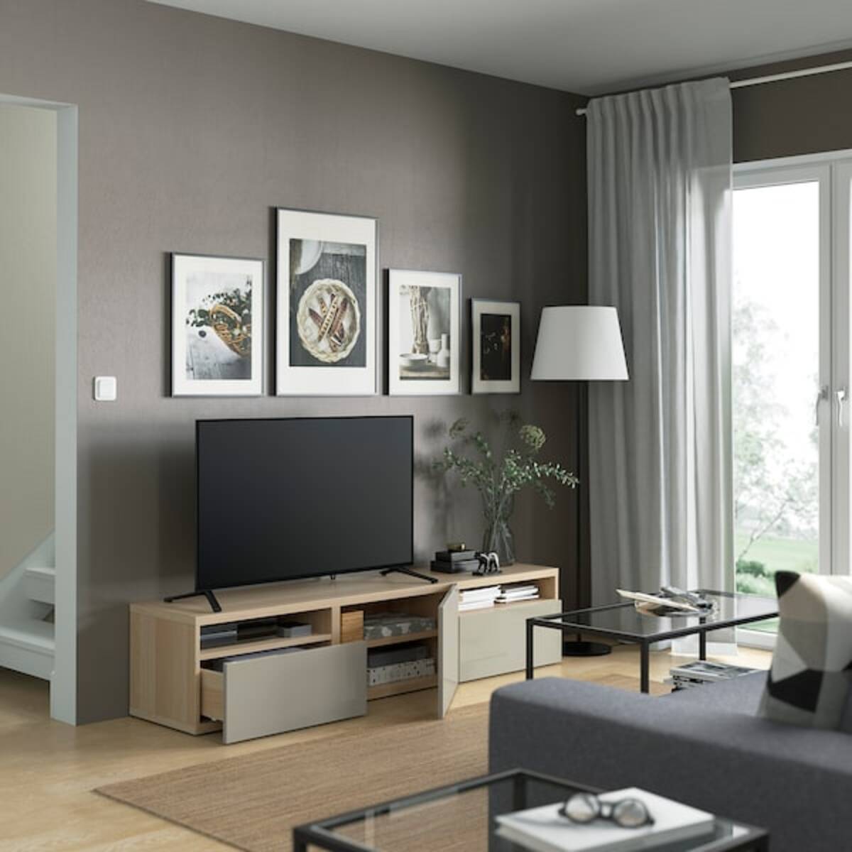 Bild 2 von BESTÅ  TV-Bank, Eicheneff wlas/Selsviken Hochglanz beige 180x42x39 cm