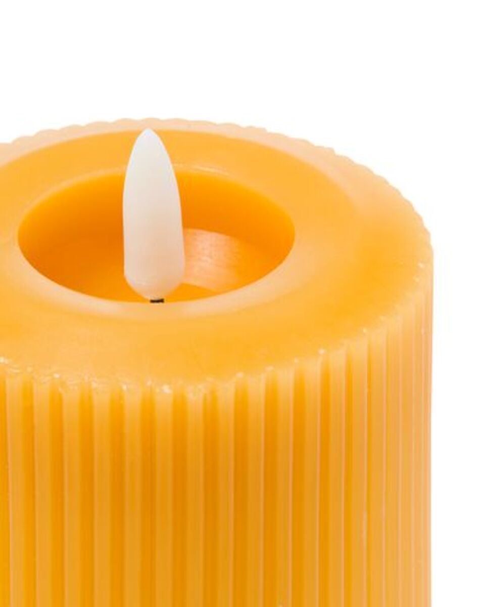 Bild 2 von LED-Kerze, gerippt, Kerzenwachs, Ø 7,5 x 15 cm, ockergelb
