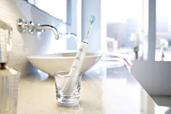 Bild 4 von PHILIPS Sonicare elektrische Schallzahnbürste DiamondClean 9000 HX991317