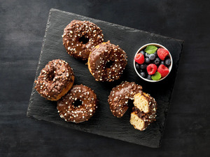 Cronut mit dunkler Schokolade