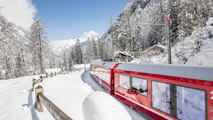 Graubünden - Bahn-Erlebnisreise - Glacier Express und Bernina Express 1. Klasse im Winter - die schönsten Zugstrecken der Schweiz