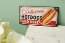 Bild 3 von Metallschild "Delicious Hot Dogs"