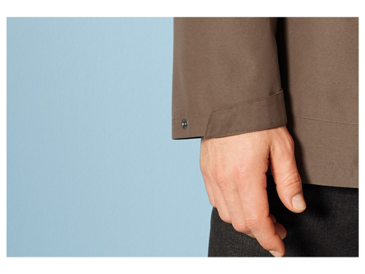 Bild 4 von LIVERGY® Herren Regenparka, mit weitenverstellbarer Kapuze