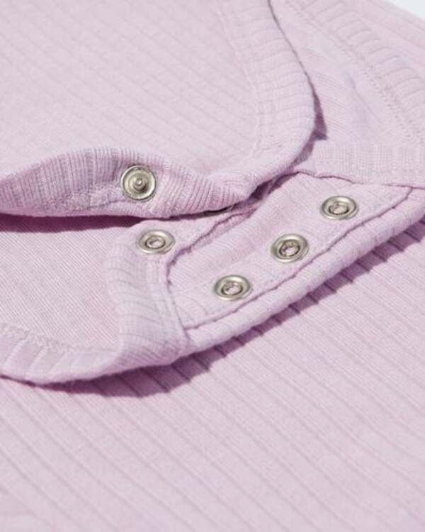 Bild 3 von 2er-Pack größenflexible Baby-Bodys, gerippt, Bambus/Elasthan lila