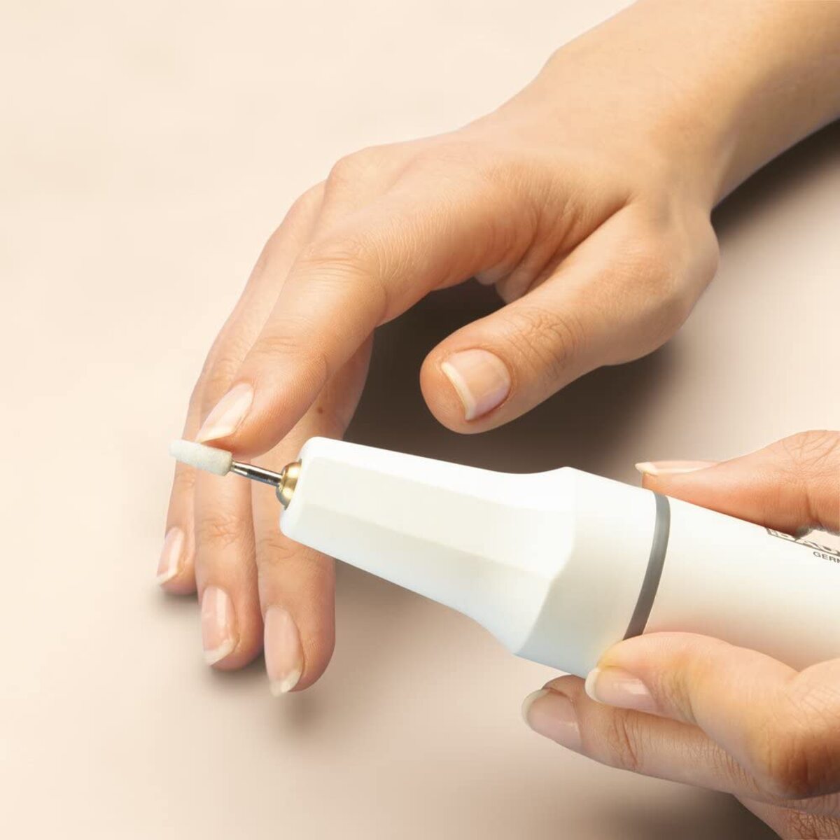 Bild 2 von Peter Bausch - Handliches Maniküre-/Pediküregerät