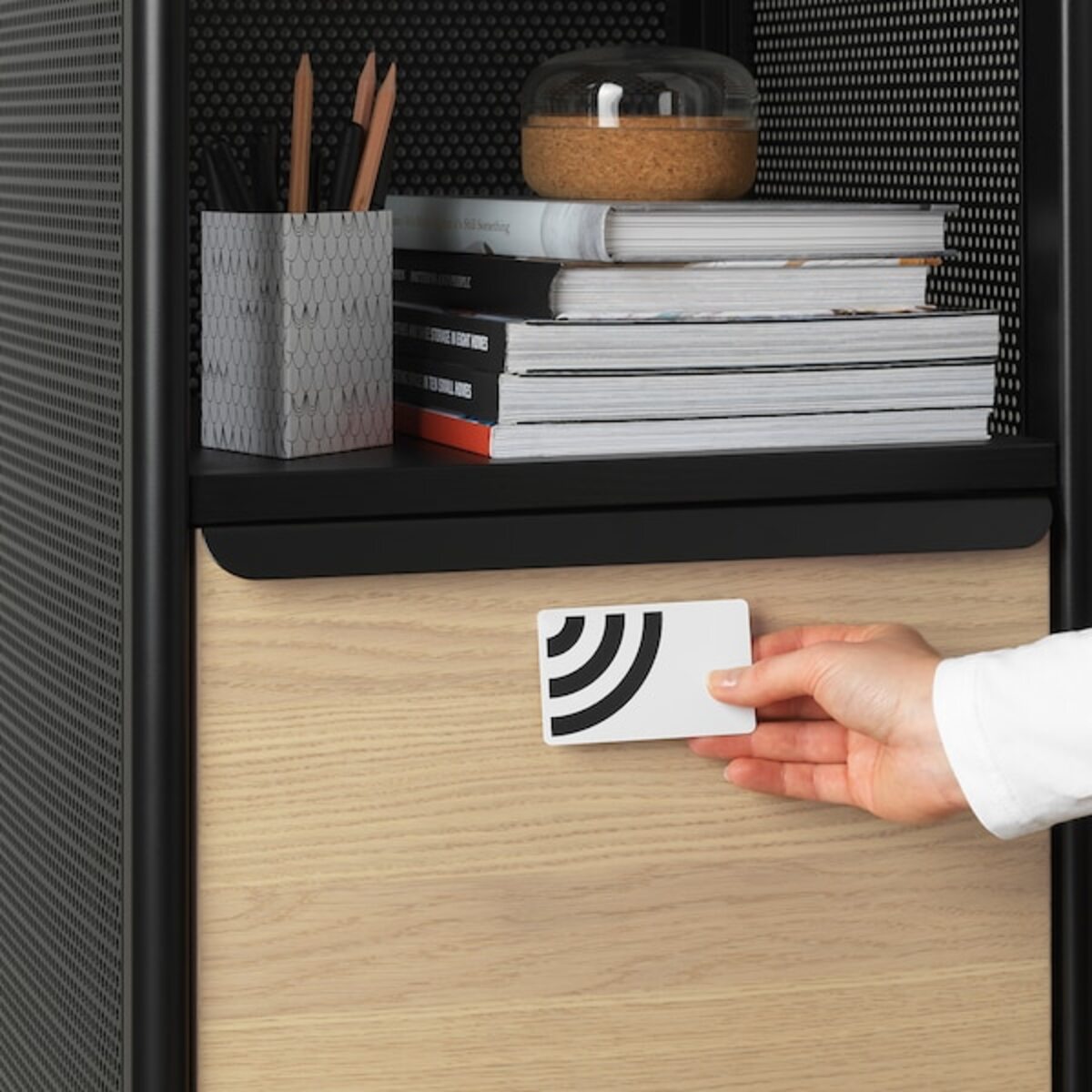 Bild 4 von BEKANT Aufbewahrung mit NFC-Schloss, Netz schwarz 41x101 cm