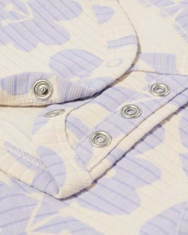 Bild 3 von größenflexibler Newborn-Wickelbody, mit Bambus und Elasthan, Feinripp, Blumen sandfarben