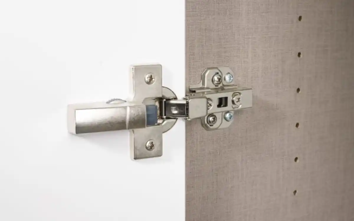 Bild 3 von Rauch - Drehtürenschrank Montclar, weiß, 300 x 223 cm, inkl. Krawattenhalter und Schubkasteneinsatz