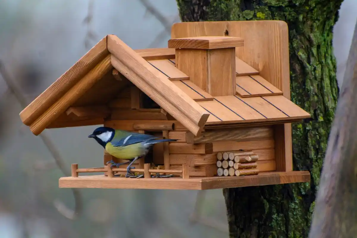 Bild 4 von Vogelfutterhaus "St. Moritz" zum Aufhängen