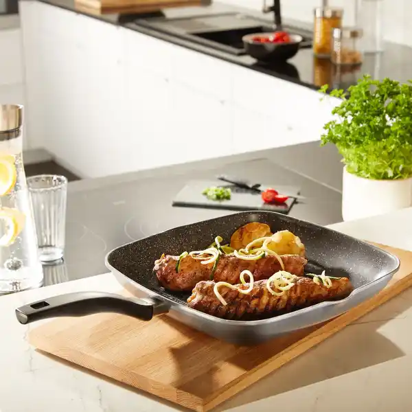 Bild 3 von Grillpfanne mit 2 Ausgüssen