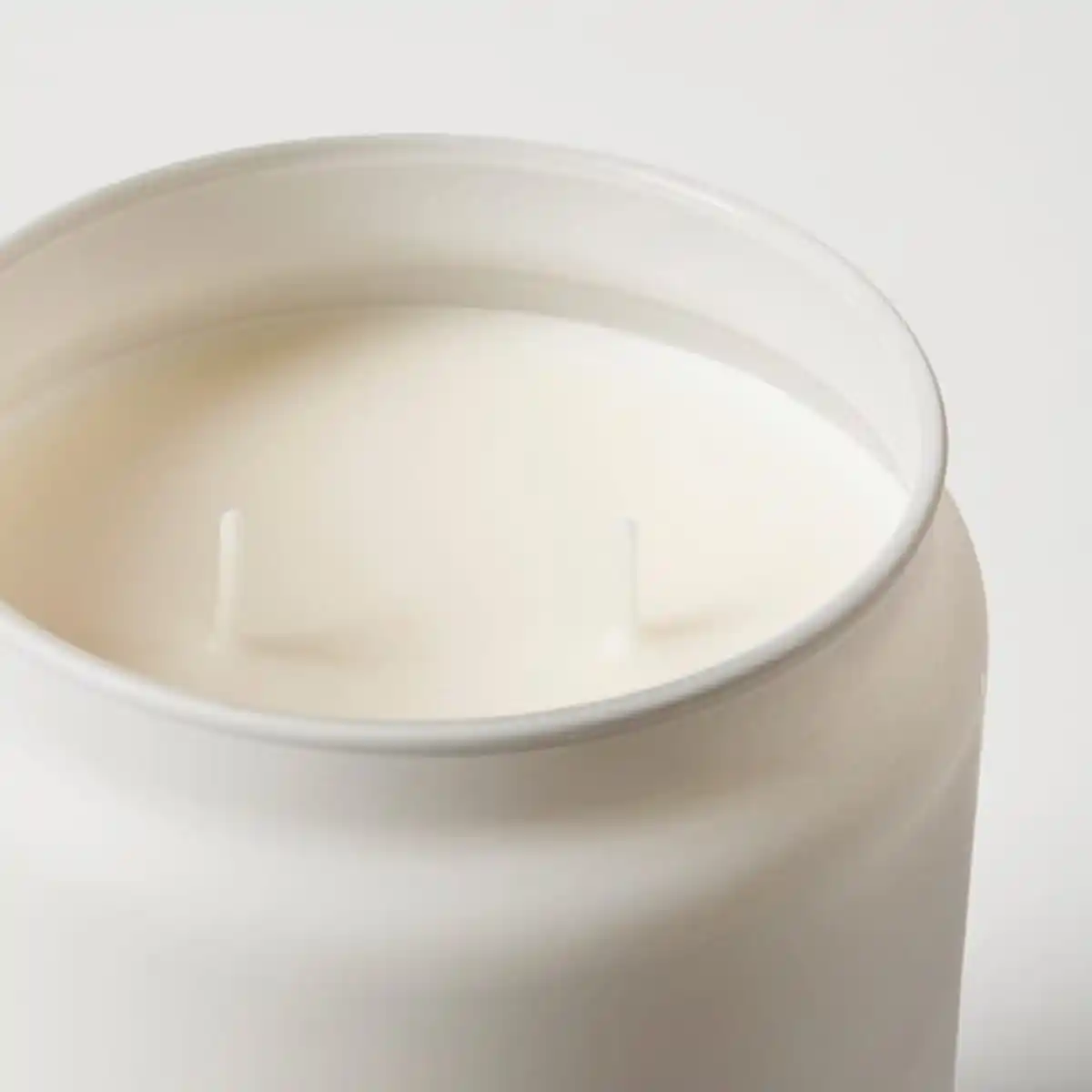 Bild 3 von FRAMFÄRD Duftkerze im Glas, 2 Dochte/Deckel, Frische Wäsche/Frostglas weiß 100 Std.