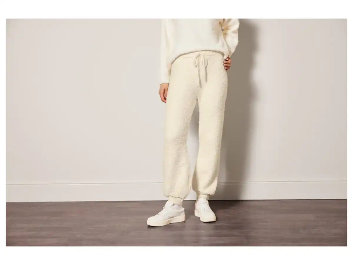 Bild 3 von esmara® Damen Plüschhose, mit elastischem Gummizugbund