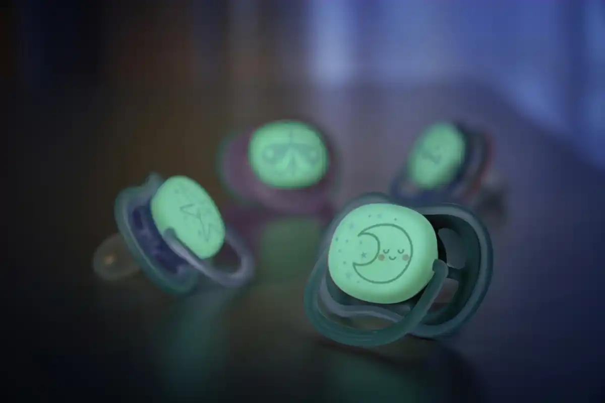 Bild 3 von PHILIPS AVENT ultra air Schnuller Sterne & Mond 6-18 Monate