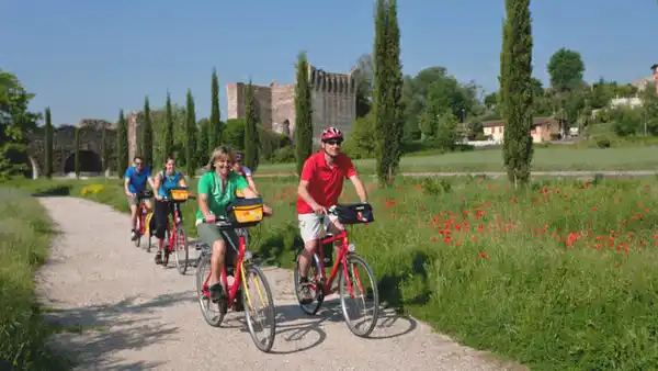 Bild 1 von Eigene Anreise Italien - Südtirol & Venetien: Radreise von den Bergpanoramen Bozens nach Venedig bis ans Meer