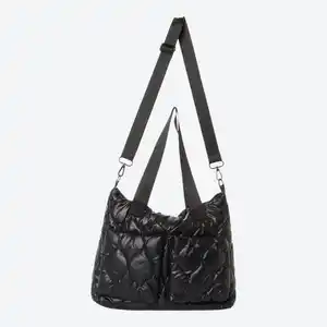 Damen-Handtasche in Stepp-Design, Black