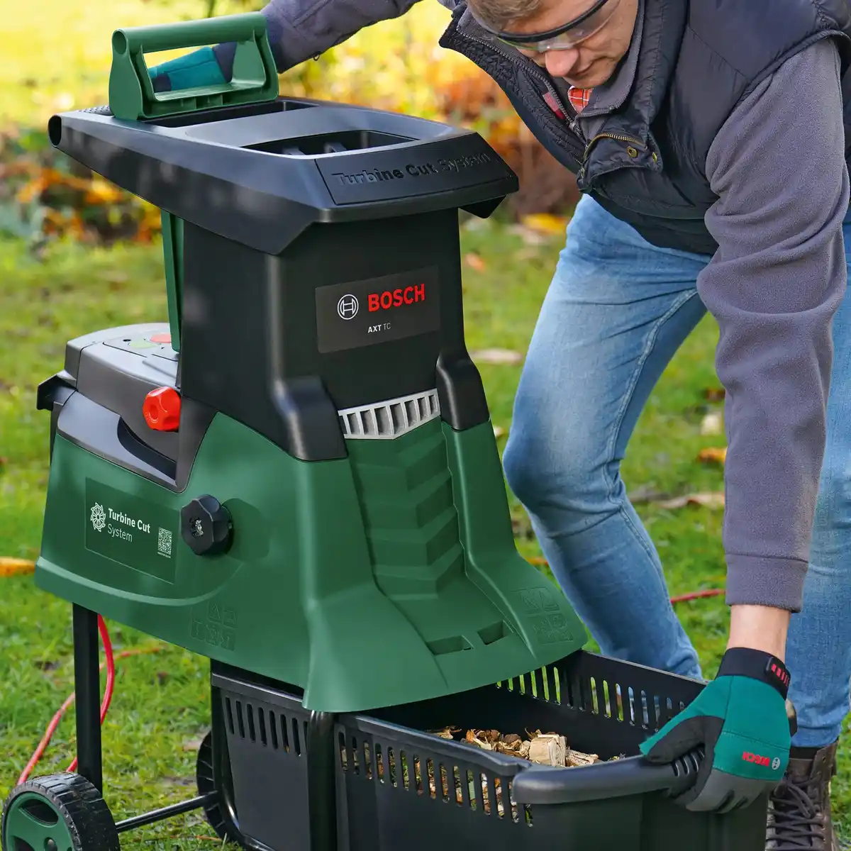 Bild 3 von Bosch Gartenhäksler AXT 25 TC mit Turbinen-Schnitt-System