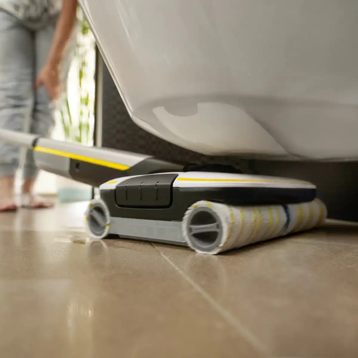 Bild 4 von Kärcher Akku-Hartbodenreiniger FC 7 Weiß-Schwarz