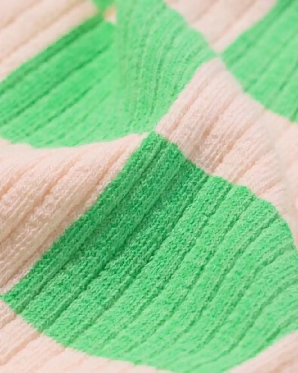 Bild 2 von Ausgestellte Kinderleggings mit Rippenstruktur und Blockmuster grün