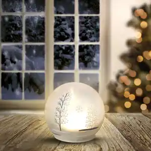 LED-Glaskugel mit Winterzauber-Motiv, verschiedene Größen, White